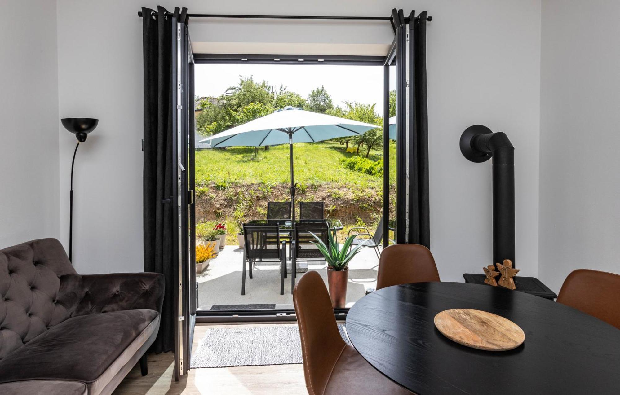 Stylish Apartment With Free Parking Zvolen Exteriör bild