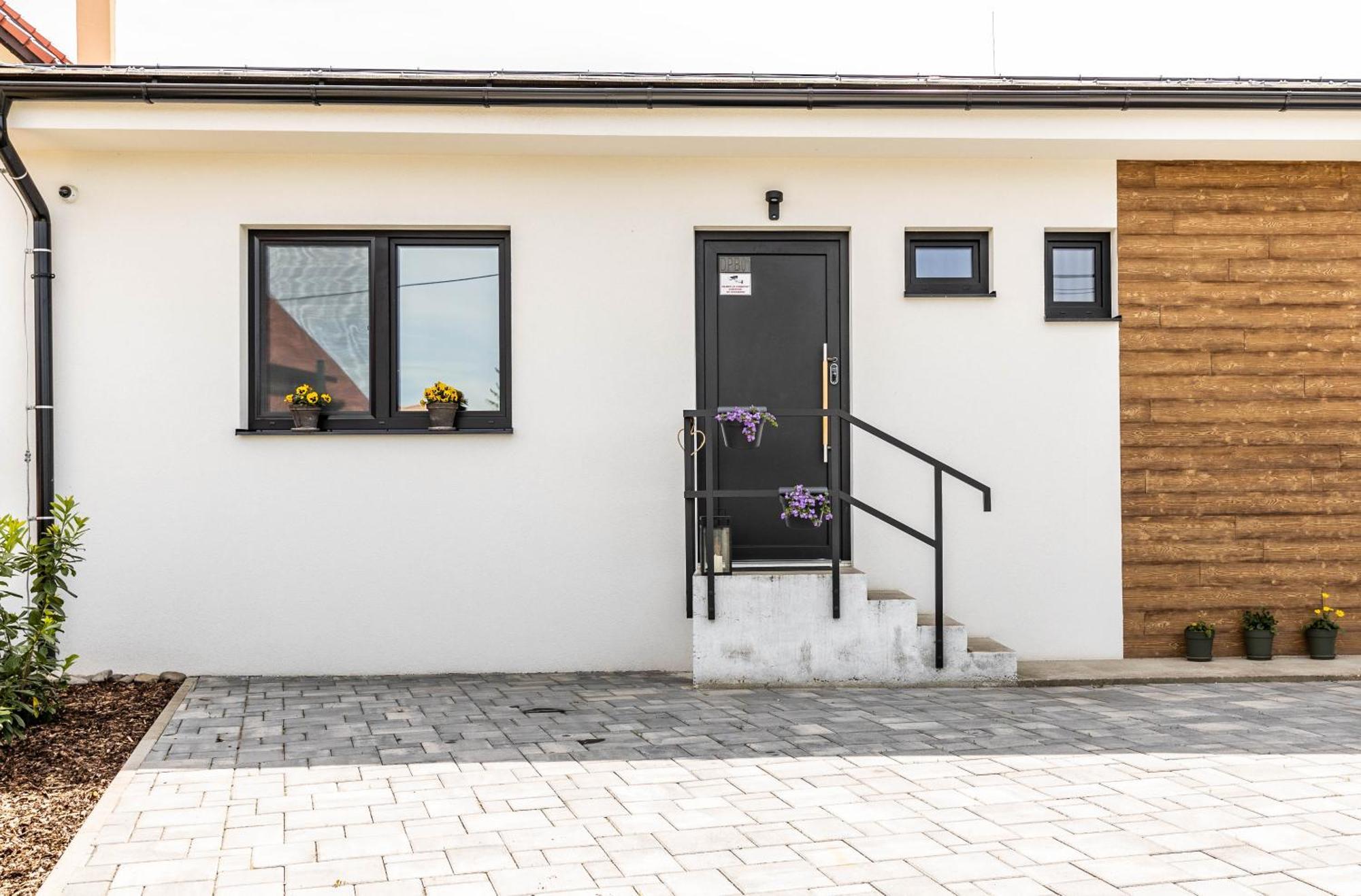 Stylish Apartment With Free Parking Zvolen Exteriör bild